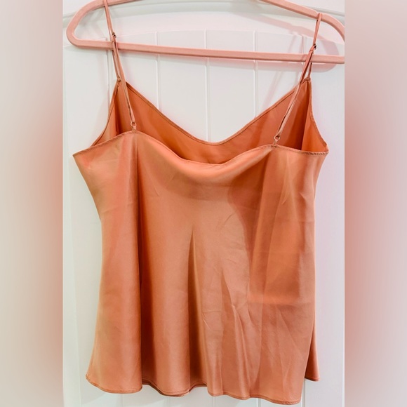 NWOT- J Crew -size Large- silky material- excellent condition - Picture 7 of 8